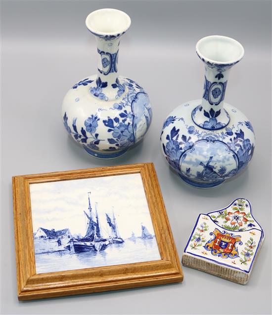Blue and white Delftware: Set 3 framed tiles, a pair of vases and a lidded vase